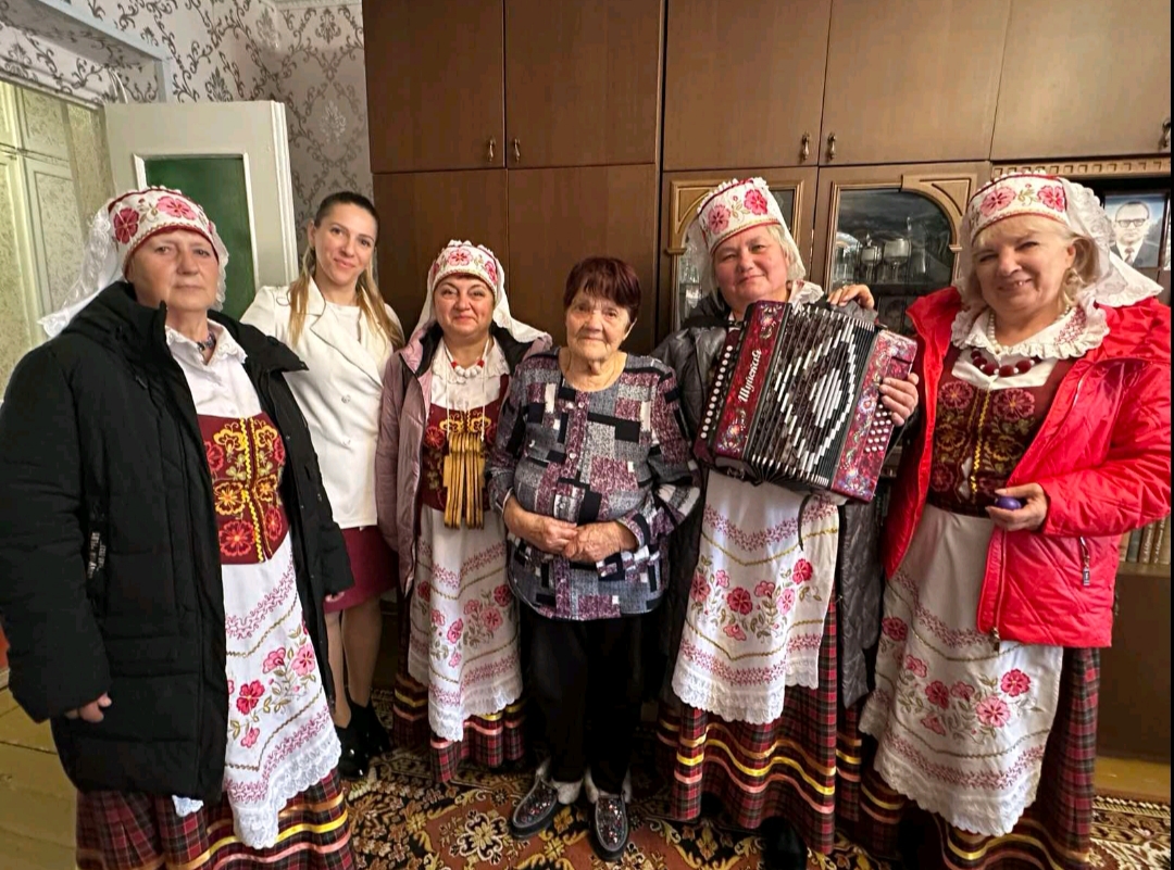 С любовью и заботой к старшему поколению