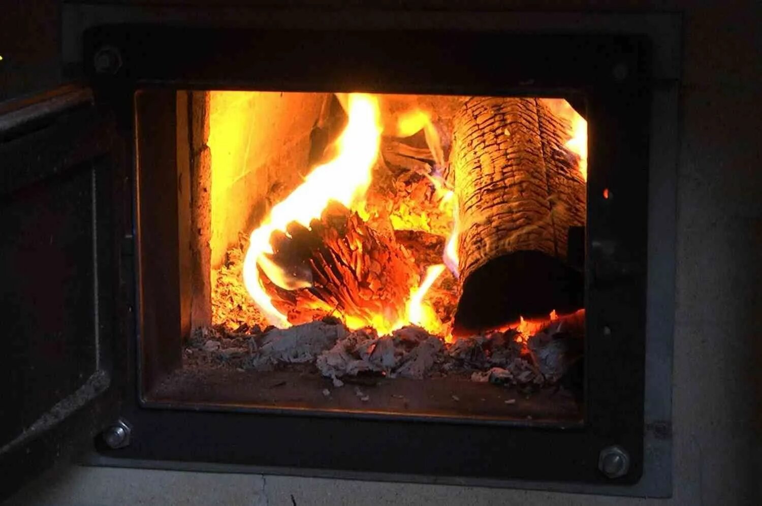 Как избежать беды: правила безопасной эксплуатации печного отопления