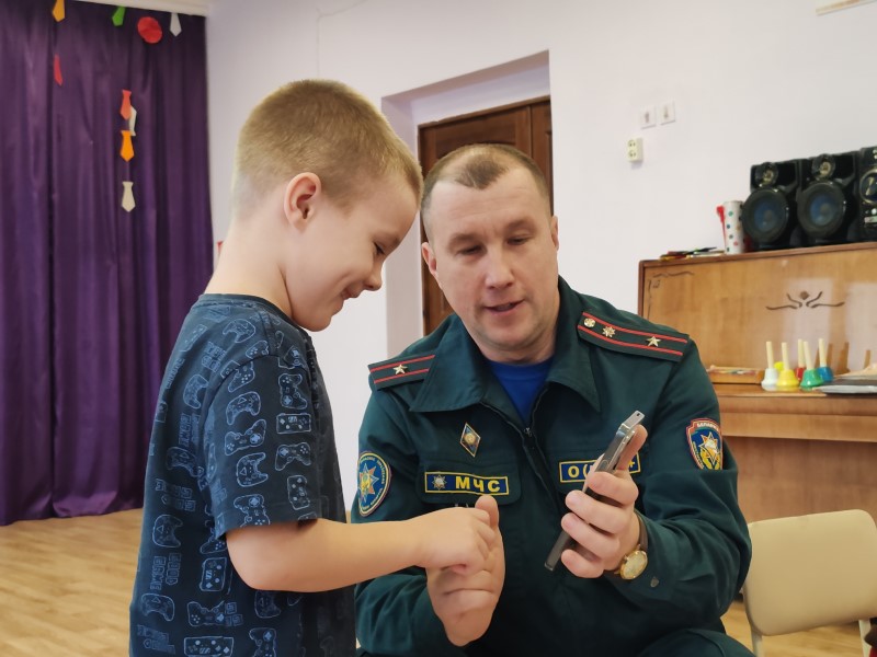 Огнедышащим – знания, детям – безопасность: необычный урок в детском саду. Кличев