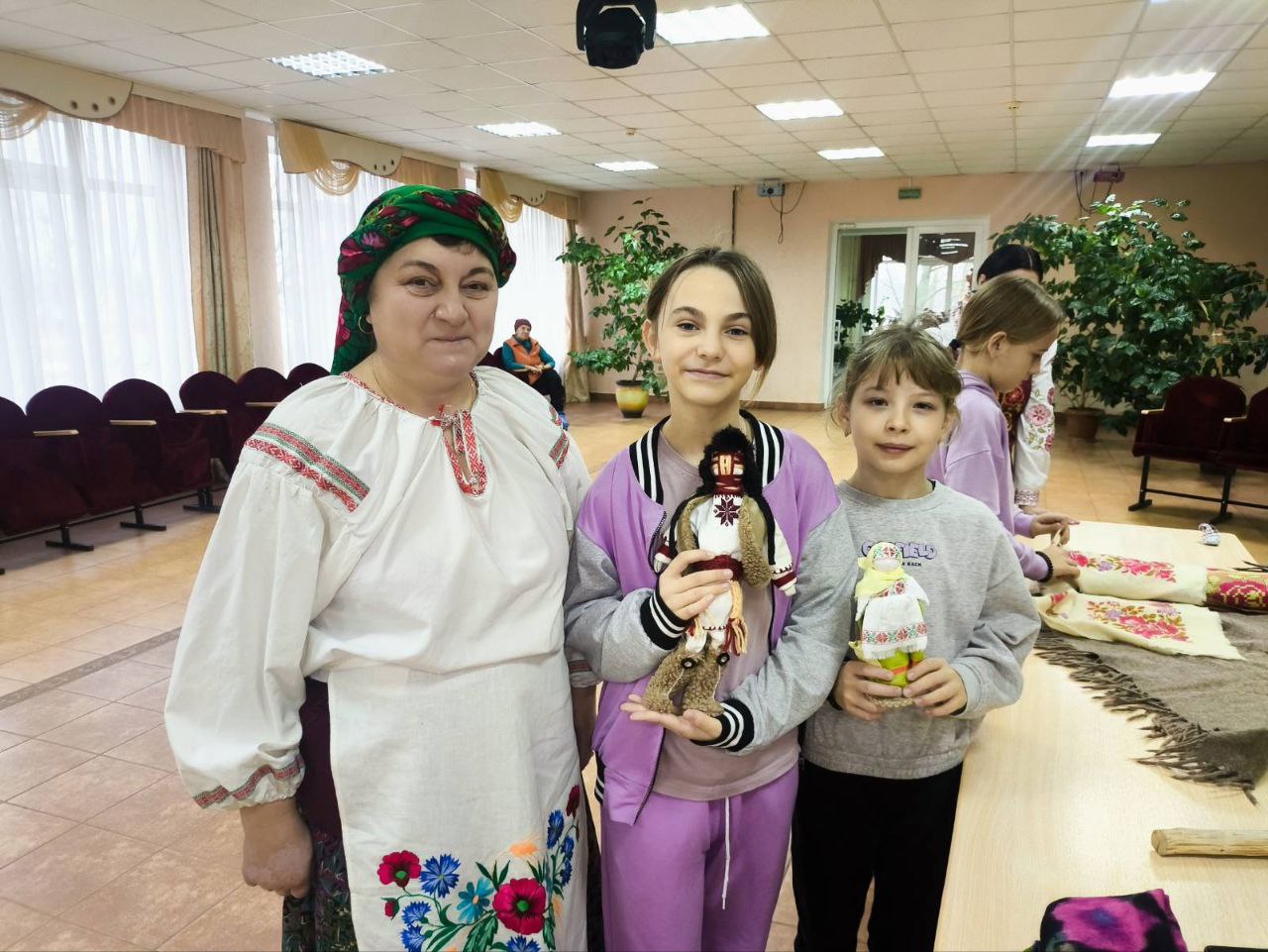 Познавательно-развлекательную программу «З бабулінага куфара» провели для школьников в Несятском СДК