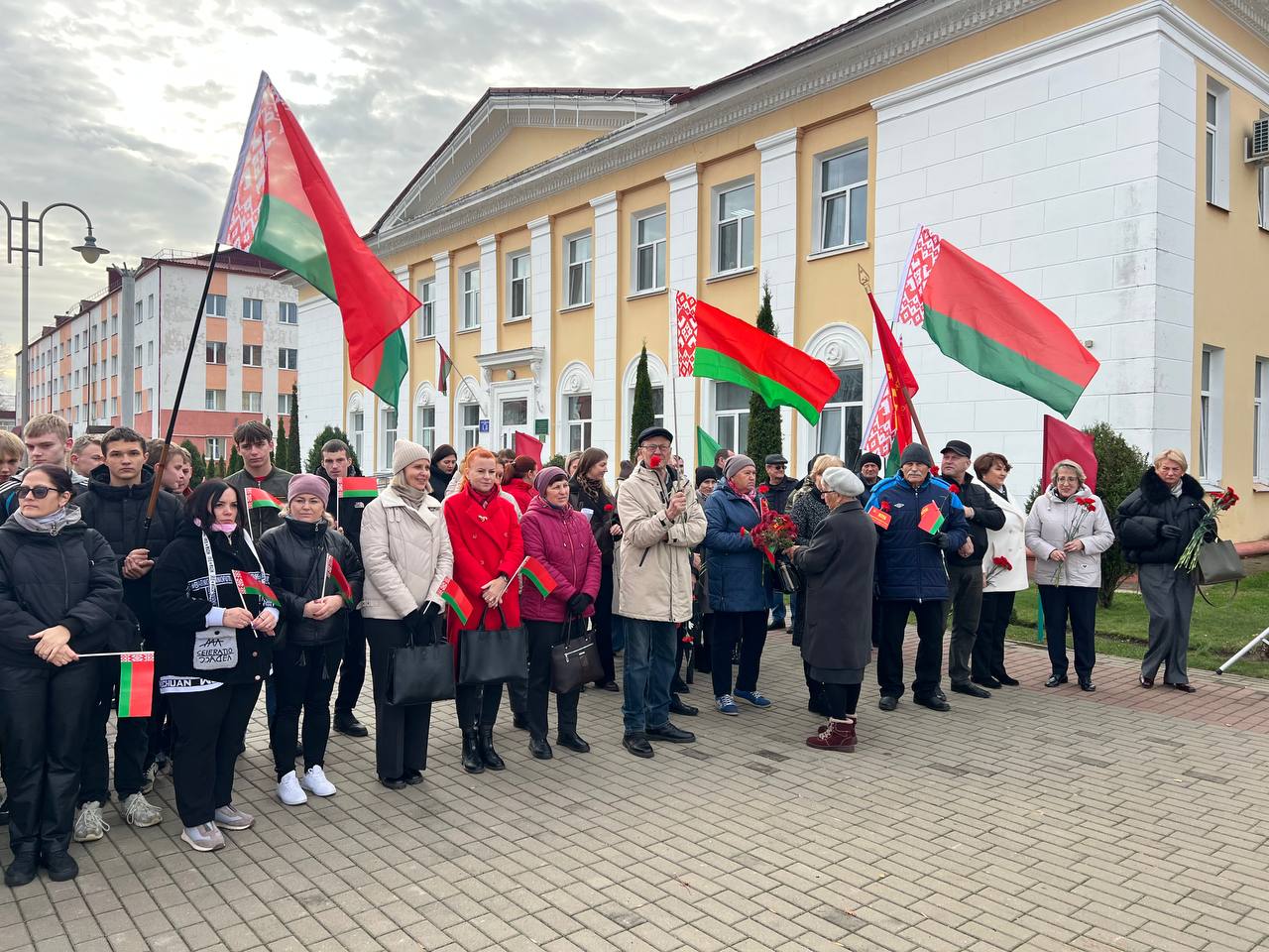 Торжественный митинг ко Дню Октябрьской революции прошел в Кличеве