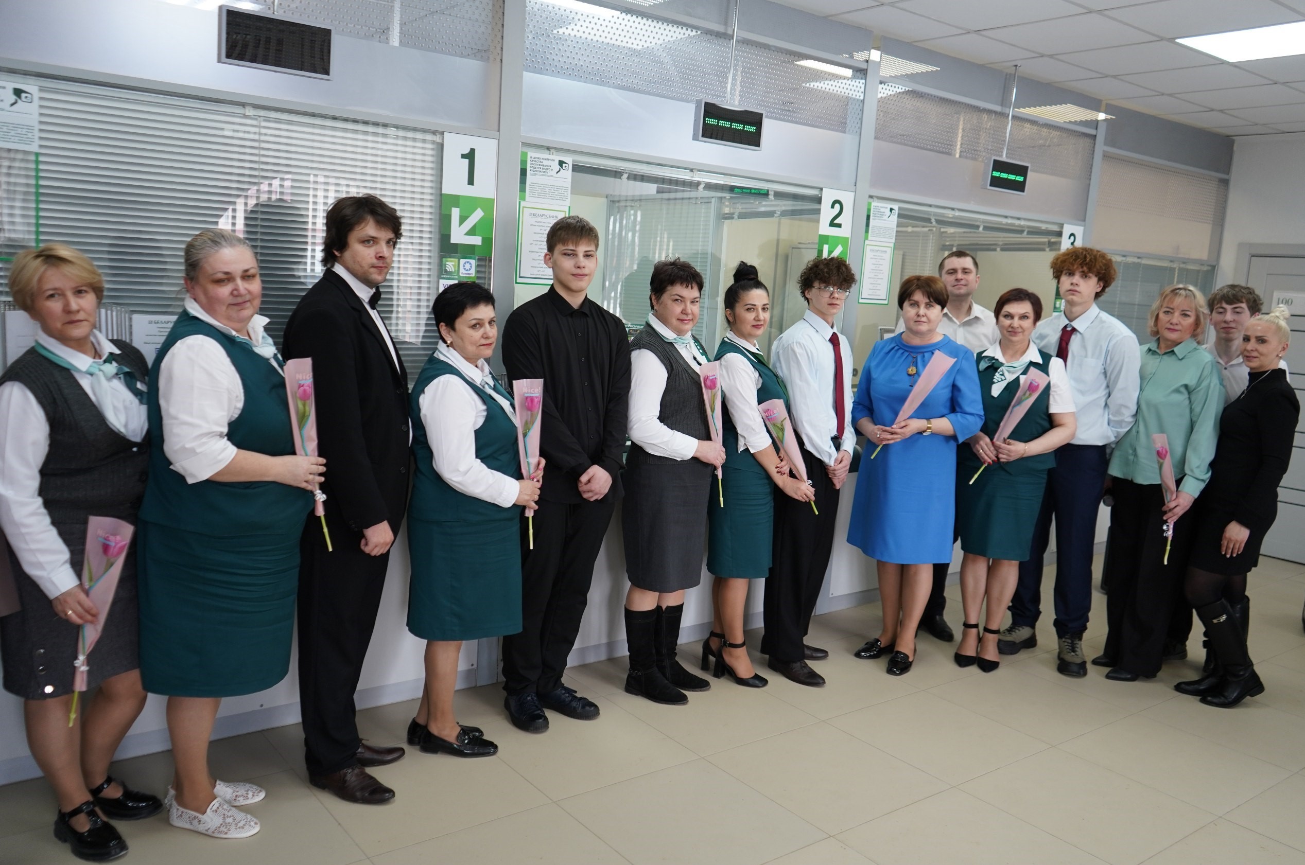Женщинам - внимание и благодарность!