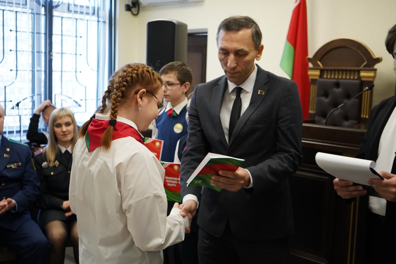 Юные кличевляне получили первые паспорта.