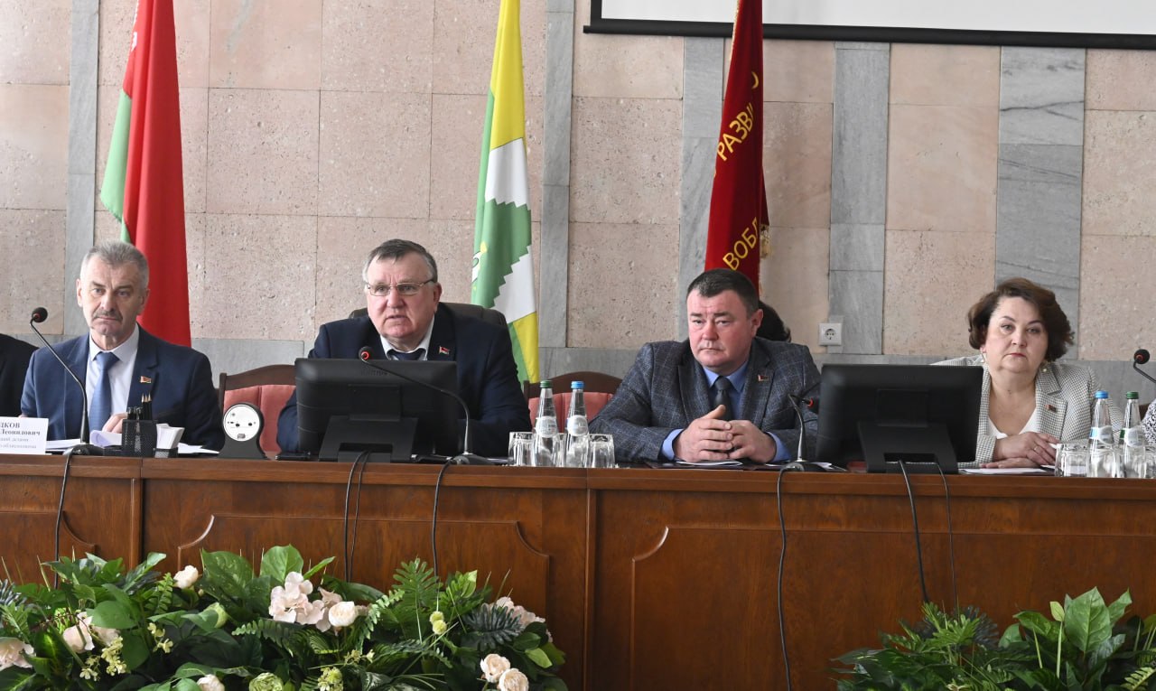 На заседании исполкома под председательством главы района Виктора РЕБКОВЦА был рассмотрен вопрос «О результатах работы организаций района по предупреждению производственного травматизма» и не только