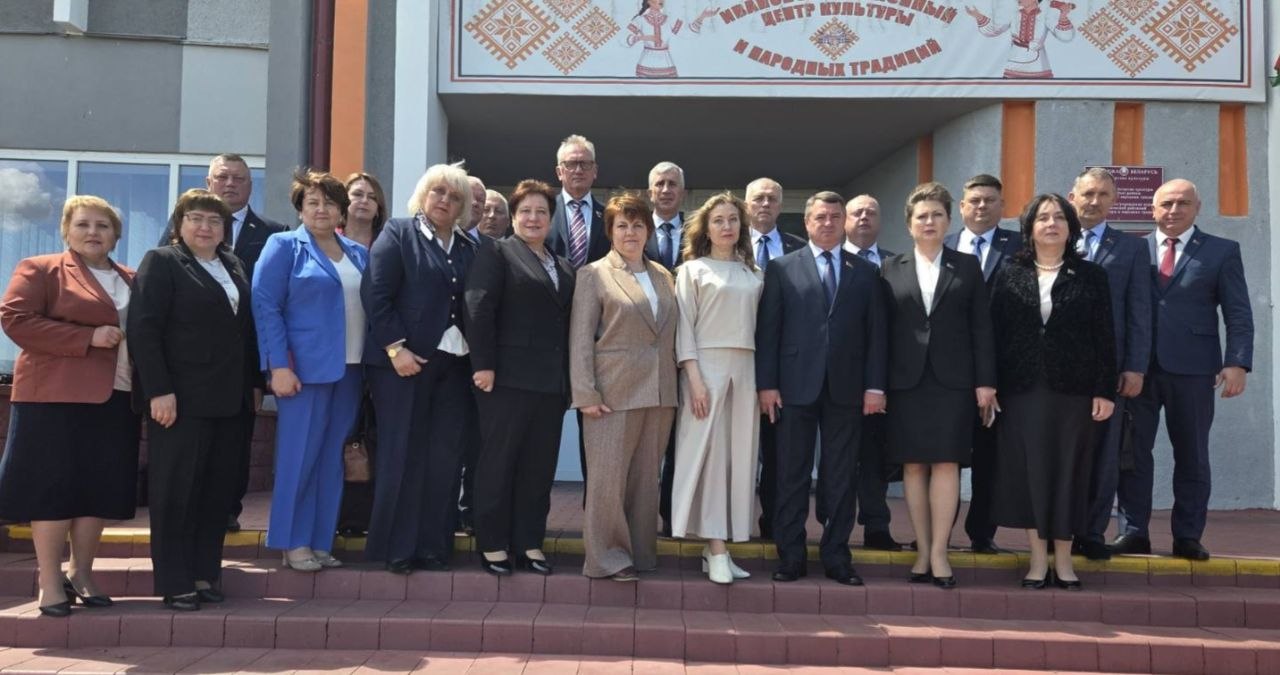 Председатель Кличевского районного Совета депутатов Наталья Владимировна Грешилова приняла участие во встрече с председателем Совета Республики Национального собрания Республики Беларусь Натальей Ивановной Качановой