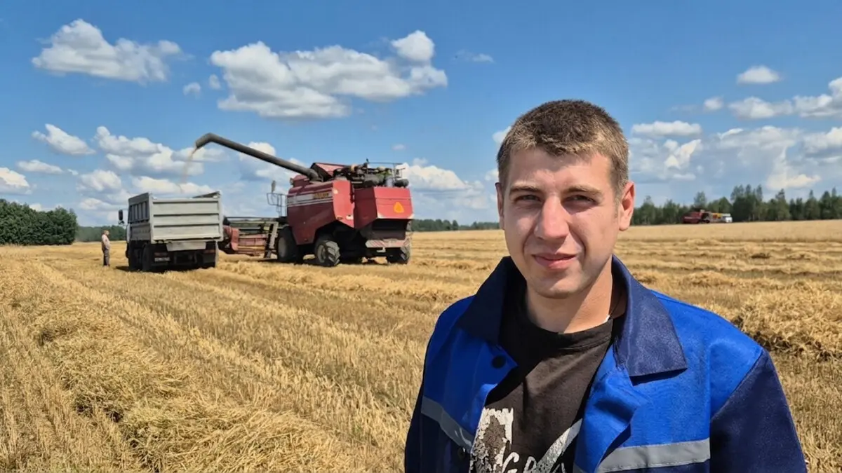 Кличевская молодёжь осваивает дело хлебороба
