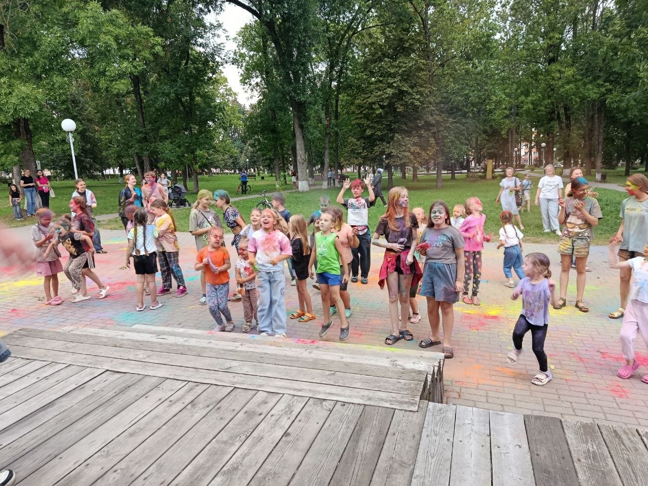 Фестиваль красок в Кличеве