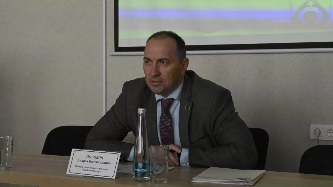 Кличевский район с рабочим визитом посетил Министр труда и социальной защиты Республики Беларусь Андрей Лобович.